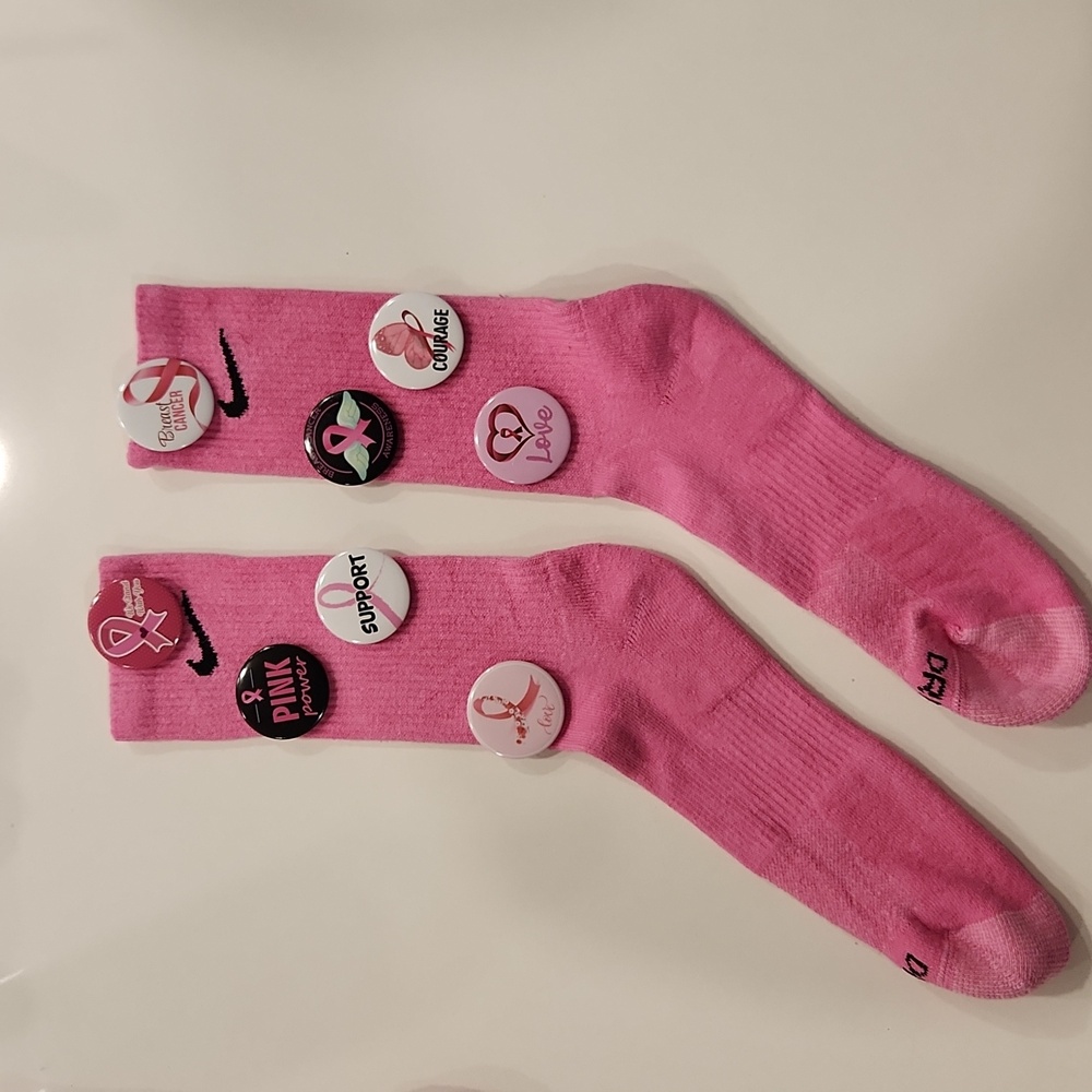 🎀Nike breast cancer junk socks